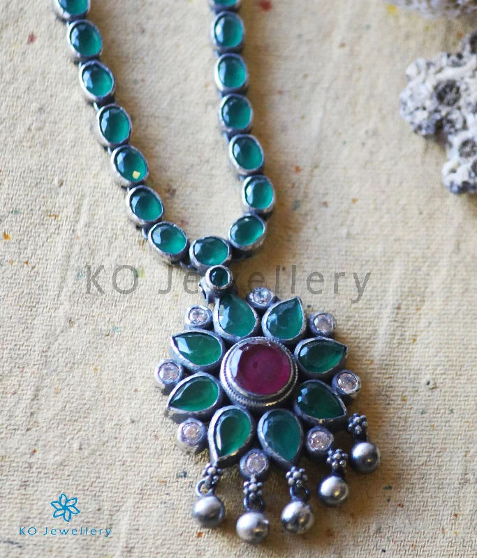 Ladies Courage Necklaces -handmade gemstone necklaces -The Abhijita Silver green Necklace (Oxidised)