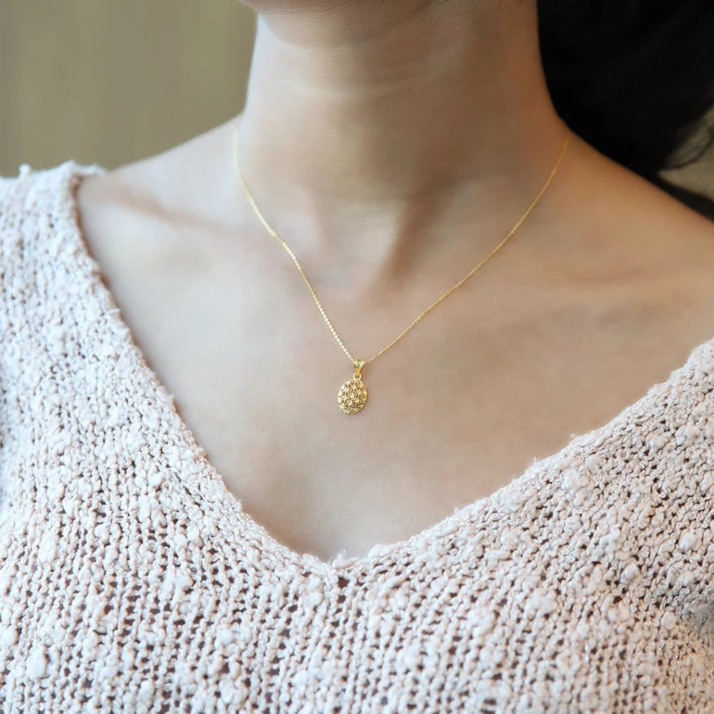 Ladies Shiny Necklaces -chunky chain necklaces -Gold Necklace (Chain With Flower Shaped Hollow Pendant) 21KT - FKJNKL21KM7948